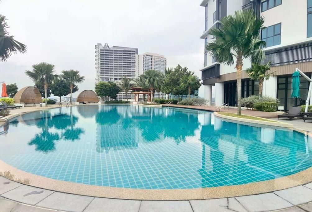 C0704 Almas Suite Seaview & Netflix Stay Nusajaya  Exterior foto